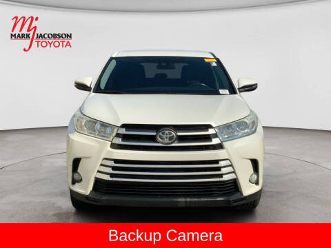 2017 Toyota Highlander LE Plus