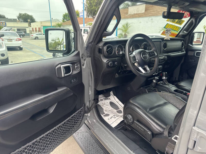 2023 Jeep Gladiator Overland