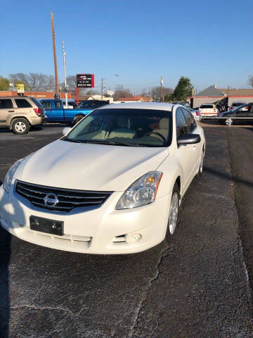 2010 Nissan Altima for sale at Gator's Auto Sales in Garland TX