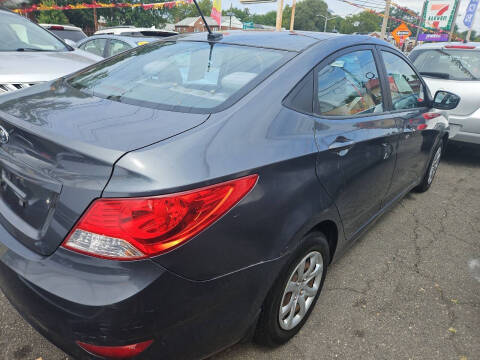 2013 Hyundai Accent GLS