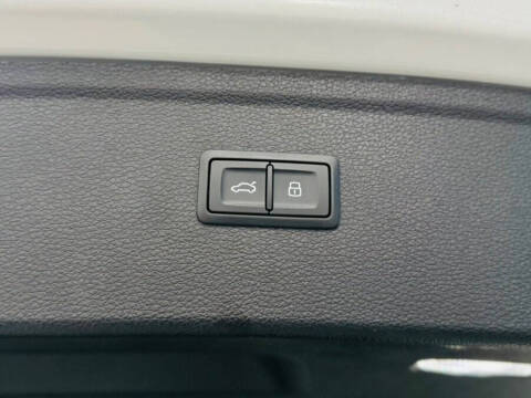 2024 Audi SQ5 3.0T quattro Premium Plus