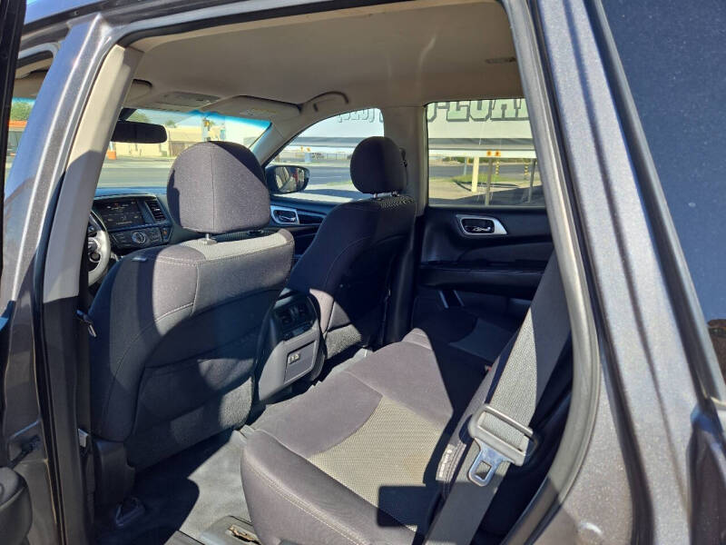 2019 Nissan Pathfinder SV