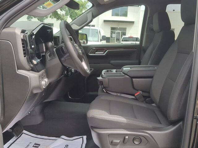 2025 GMC Sierra 1500 Elevation Standard