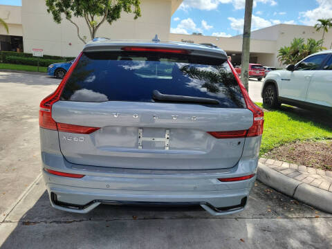 2024 Volvo XC60 B5 Plus Dark Theme