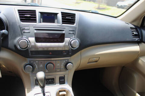 2012 Toyota Highlander SE