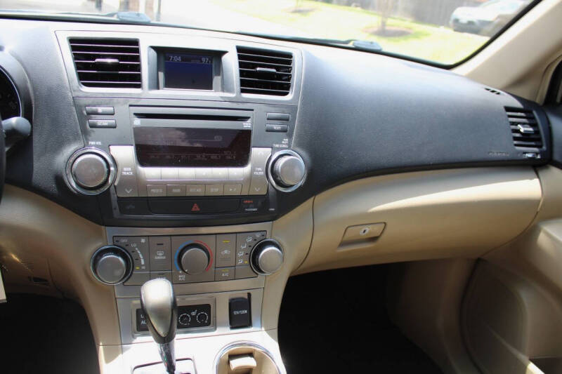 2012 Toyota Highlander SE