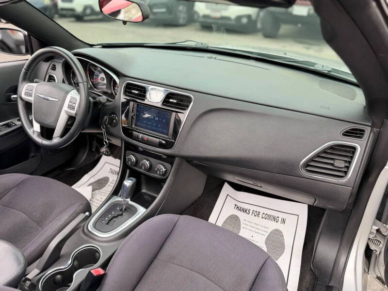 2012 Chrysler 200 Touring