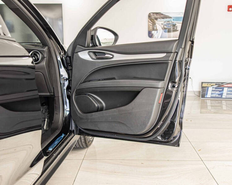 2025 Alfa Romeo Stelvio