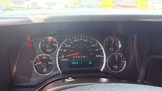 2025 Chevrolet Express LT 3500