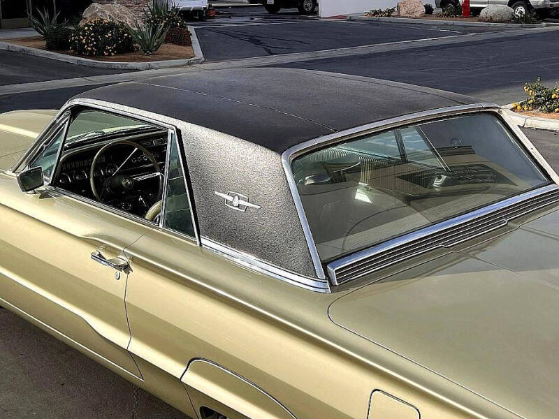 1965 Ford Thunderbird