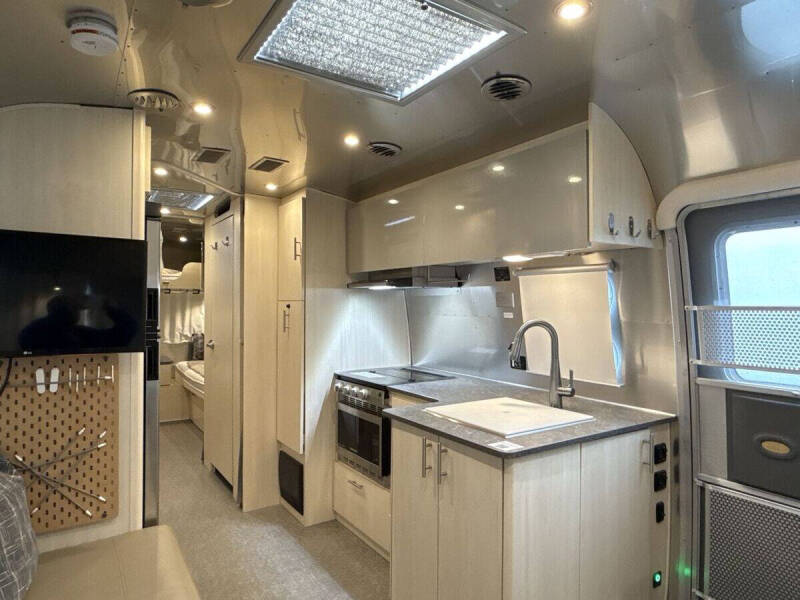 2022 Airstream Flying Cloud