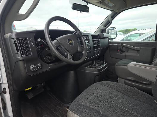 2025 Chevrolet Express 2500