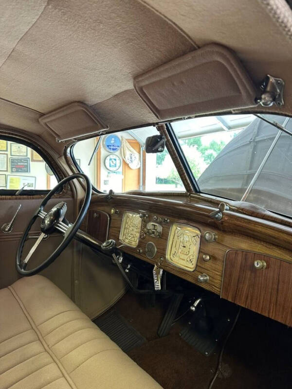 1937 Chrysler Airflow