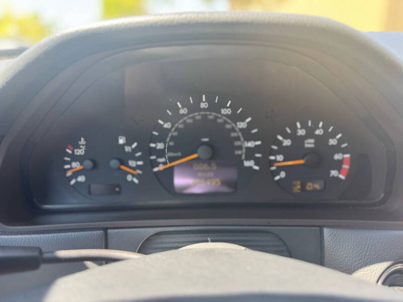 2000 Mercedes-Benz E-Class E 320