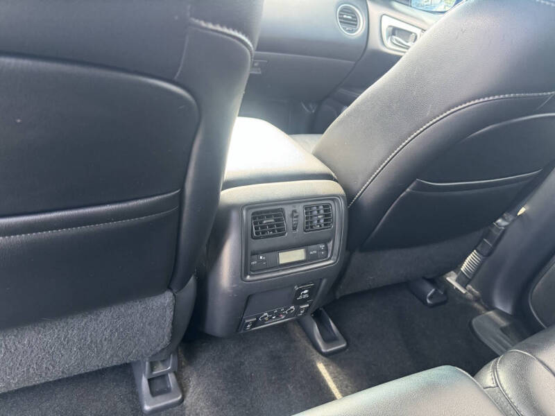 2015 Nissan Pathfinder Platinum