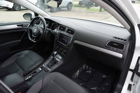 2016 Volkswagen e-Golf SEL Premium