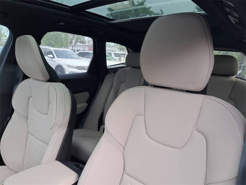 2026 Volvo XC60 T8 Plus