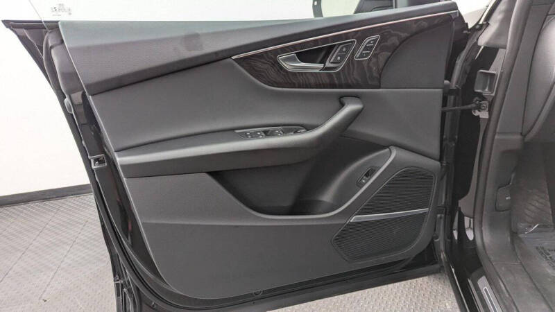 2022 Audi Q8 quattro Premium Plus 55 TFSI