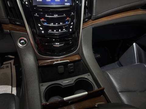 2019 Cadillac Escalade Standard