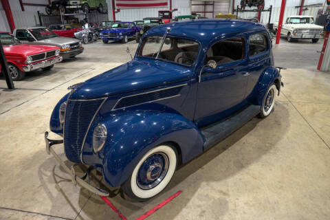 1937 Ford Deluxe
