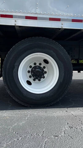 2018 Freightliner M2 106