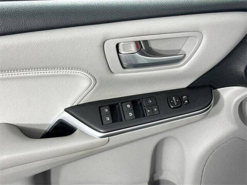 2016 Toyota Camry Hybrid XLE