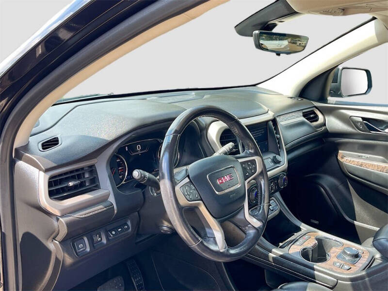 2022 GMC Acadia Denali