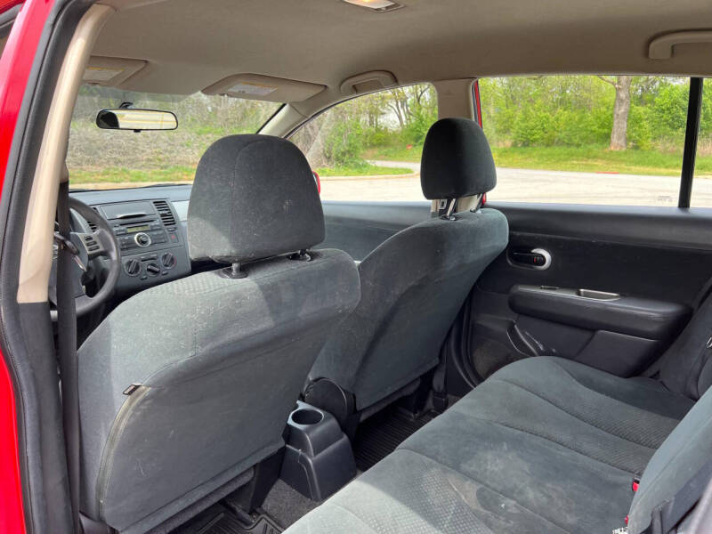 2011 Nissan Versa 1.8 SL
