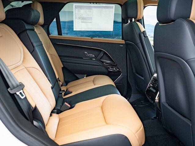 2025 Land Rover Range Rover Sport P460e Dynamic SE