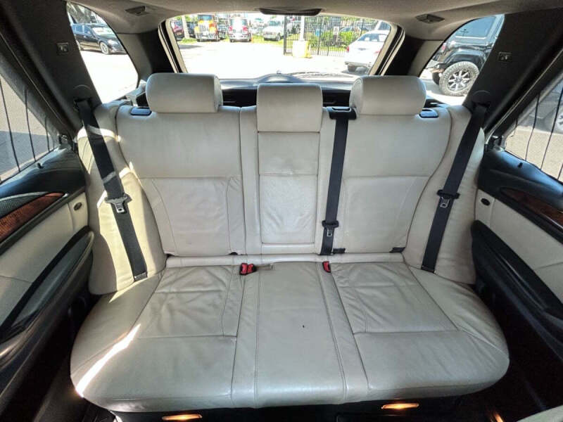 2006 BMW X5 4.8is