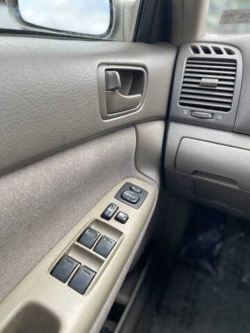 2004 Toyota Camry LE