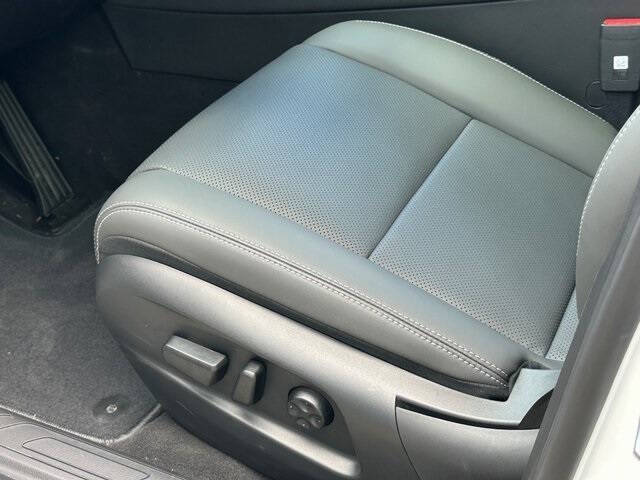 2025 VinFast VF8 Plus