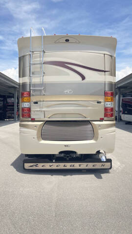 2013 Freightliner XCM Chassis