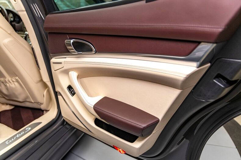 2016 Porsche Panamera