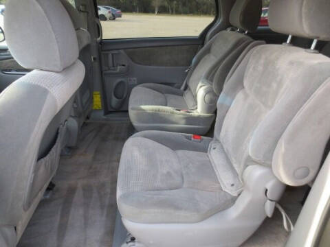 2010 Toyota Sienna LE 8-Passenger