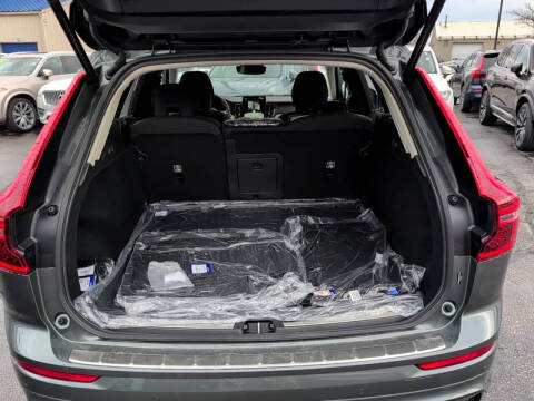 2026 Volvo XC60 B5 Plus