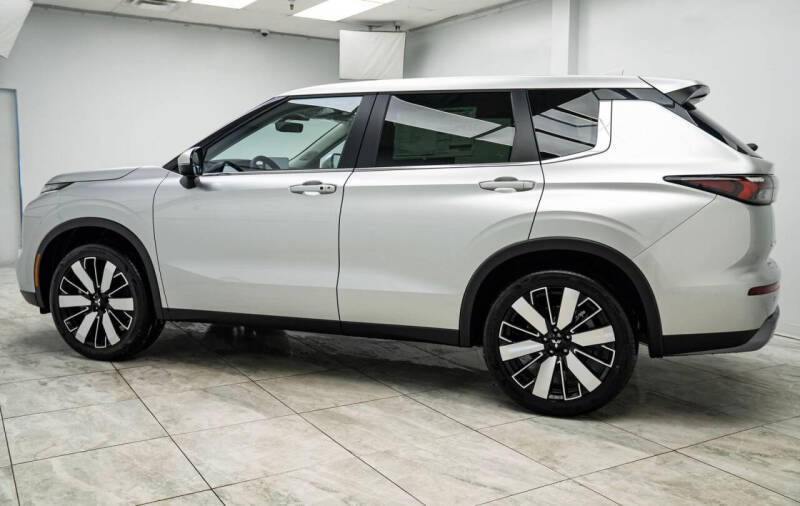 2025 Mitsubishi Outlander SE