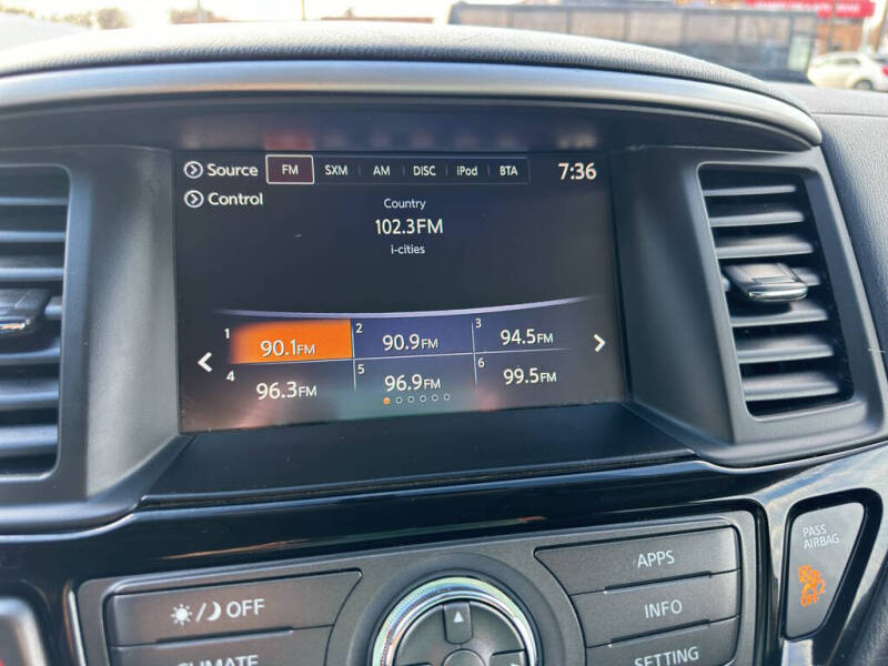 2020 Nissan Pathfinder SV