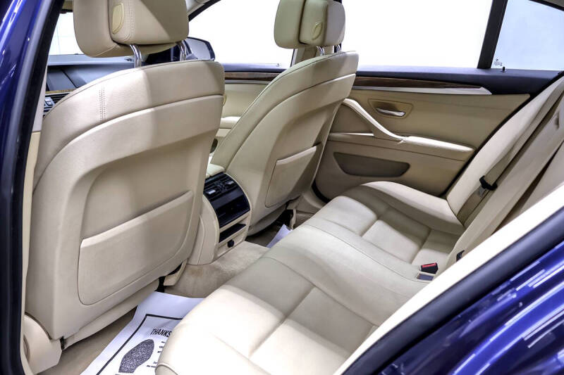 2011 BMW 5 Series 528i