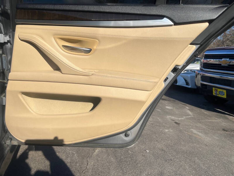 2011 BMW 5 Series 528i