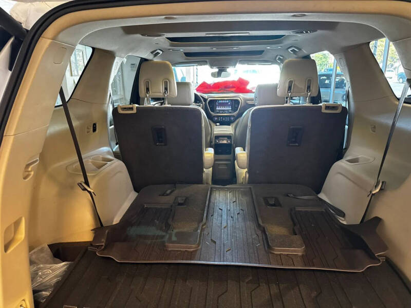 2017 GMC Acadia Denali