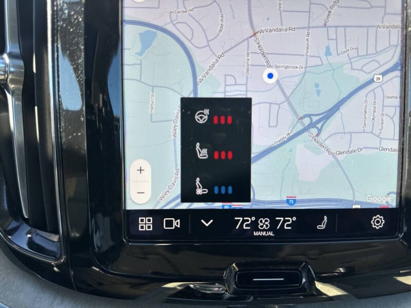 2025 Volvo XC60 B5 Ultra Dark Theme