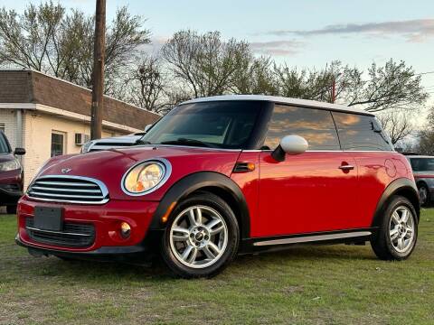 2013 MINI Hardtop for sale at Texas Select Autos LLC in Mckinney TX
