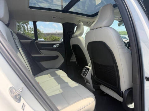 2026 Volvo XC40 B5 Plus