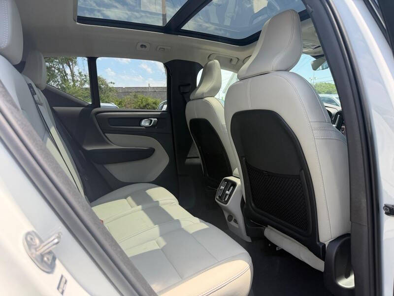 2026 Volvo XC40 B5 Plus