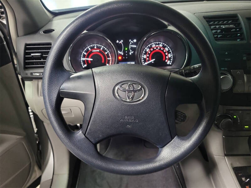 2012 Toyota Highlander SE