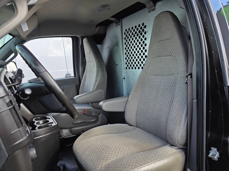 2023 GMC Savana 3500