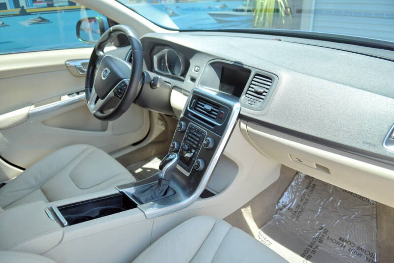 2014 Volvo S60 T5 Premier