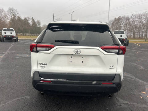 2020 Toyota RAV4 LE