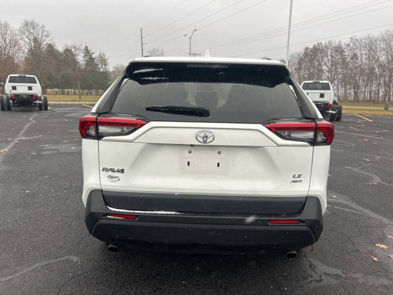 2020 Toyota RAV4 LE